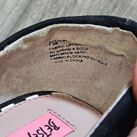 Betsey Johnson Eyes Heels Womens 7.5 Black Pointed Fur Detail Statement Novelty - Picture 9 of 12